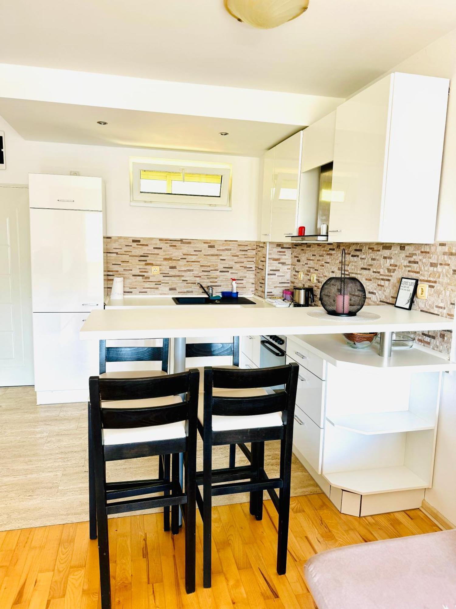 Apartman Srna トレビニエ エクステリア 写真
