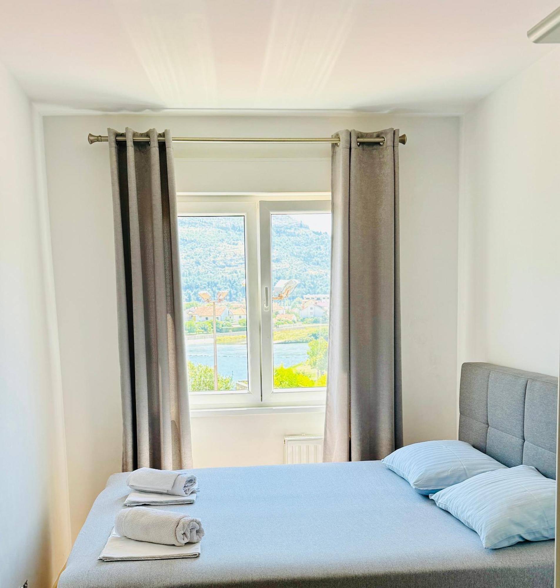 Apartman Srna トレビニエ エクステリア 写真