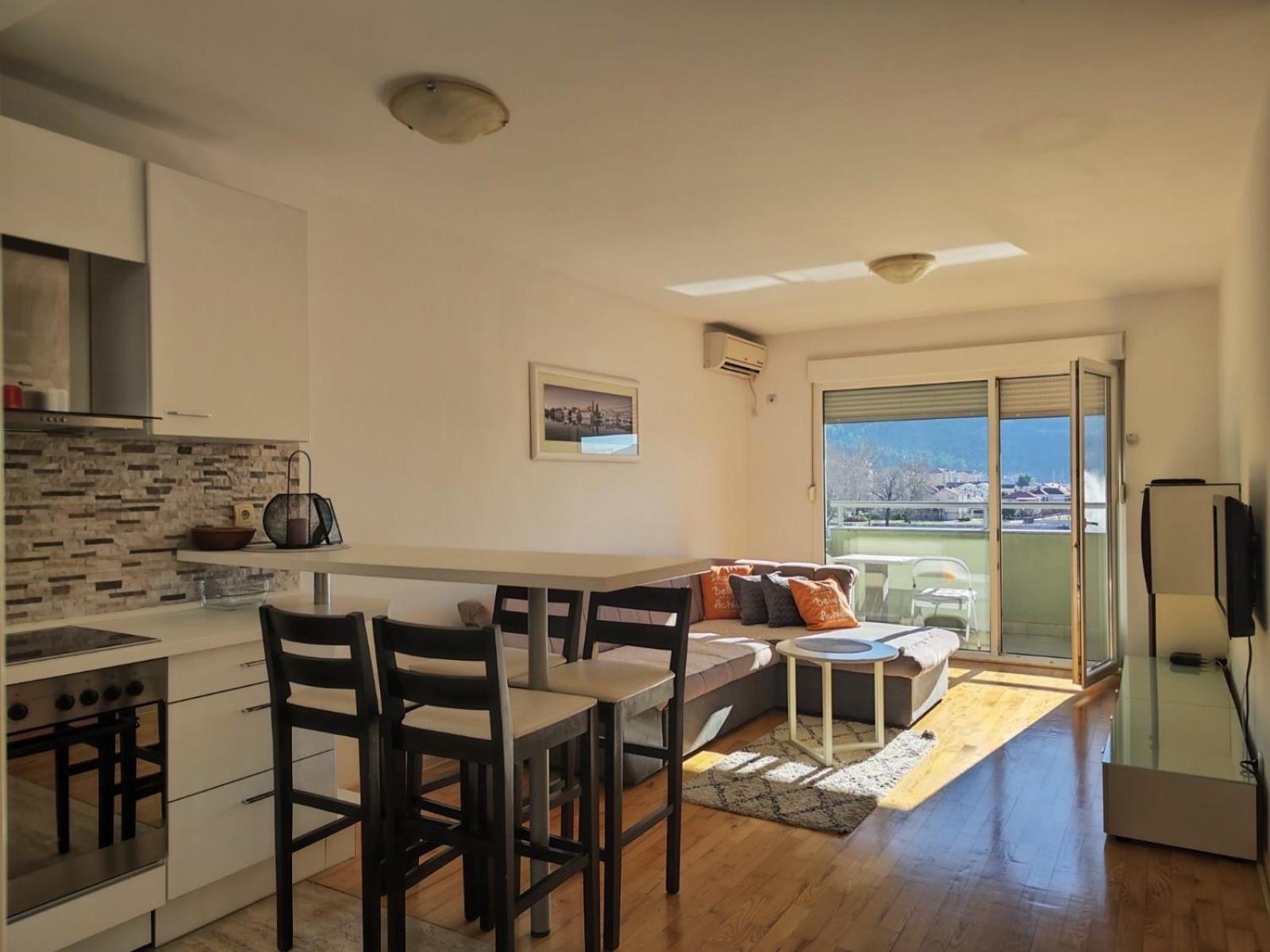 Apartman Srna トレビニエ エクステリア 写真