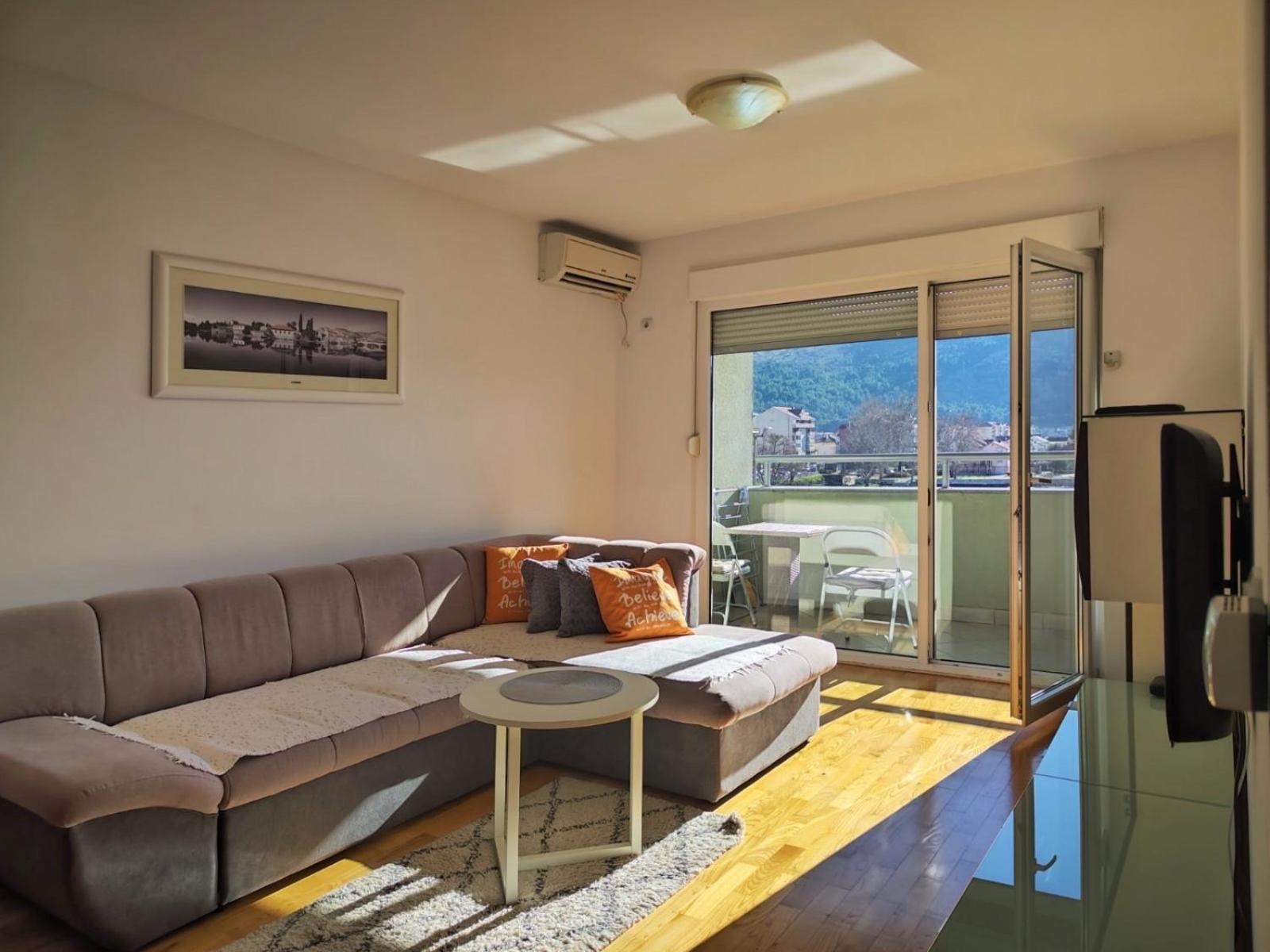 Apartman Srna トレビニエ エクステリア 写真