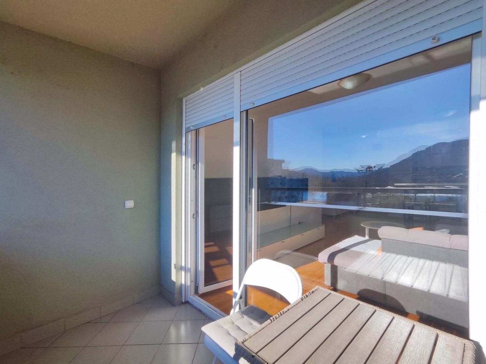Apartman Srna トレビニエ エクステリア 写真