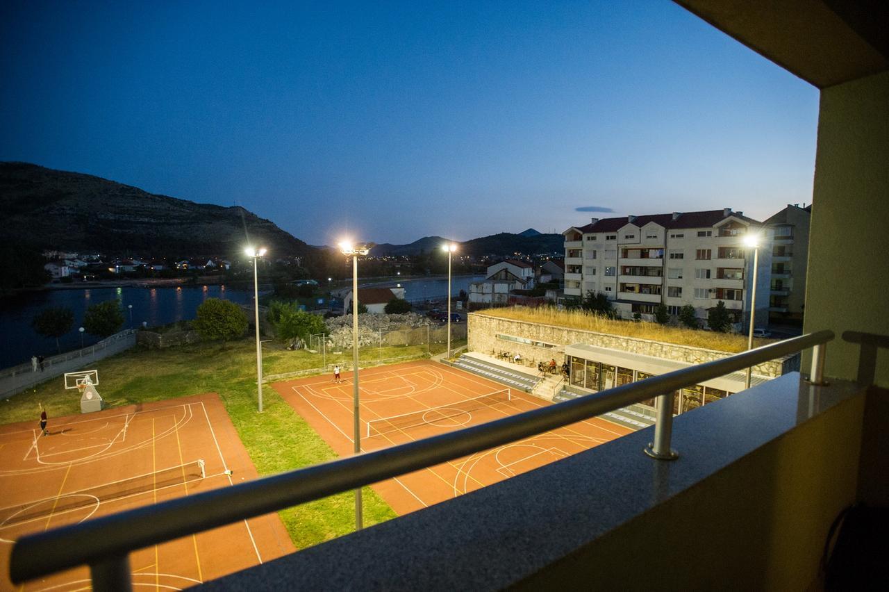 Apartman Srna トレビニエ エクステリア 写真