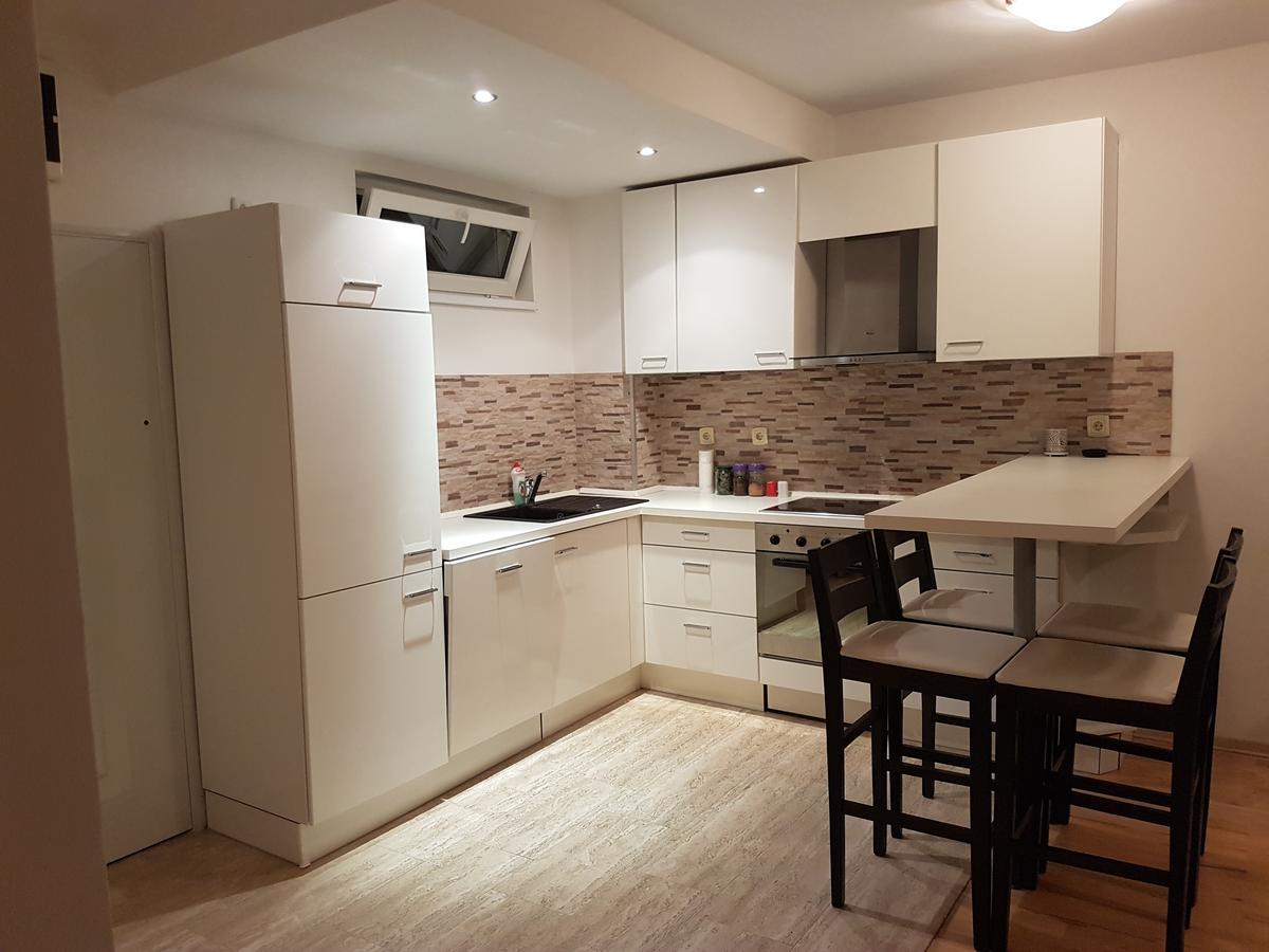 Apartman Srna トレビニエ エクステリア 写真